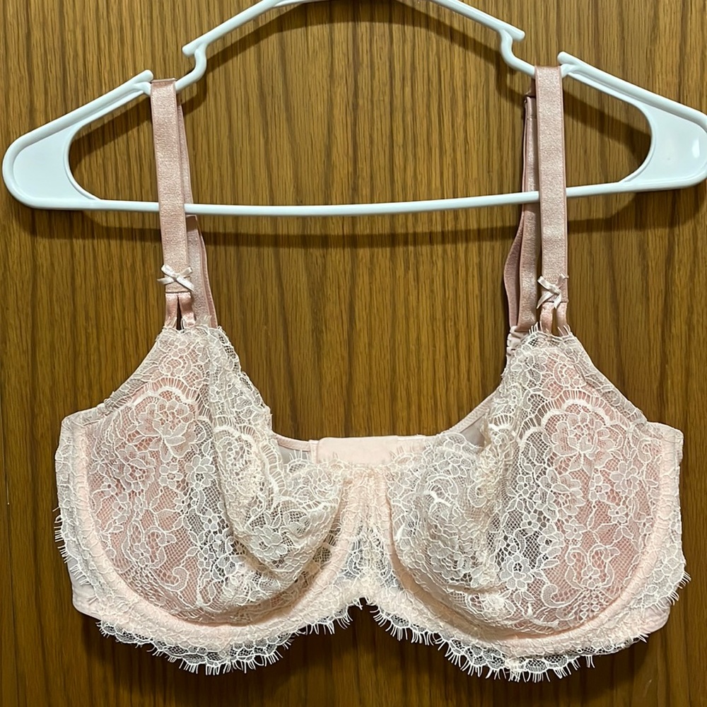 ❤️‍🔥❤️‍🔥2 for $35❤️‍🔥❤️‍🔥 Victoria’s Secret pink lace bralette